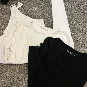 Abercrombie & Fitch Black and White Long Sleeve Tops